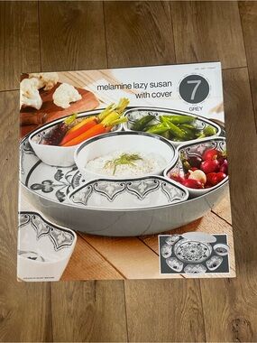7-piece  Indoor and Outdoor Entertaining  Melamine Lazy Susan Set with Cover